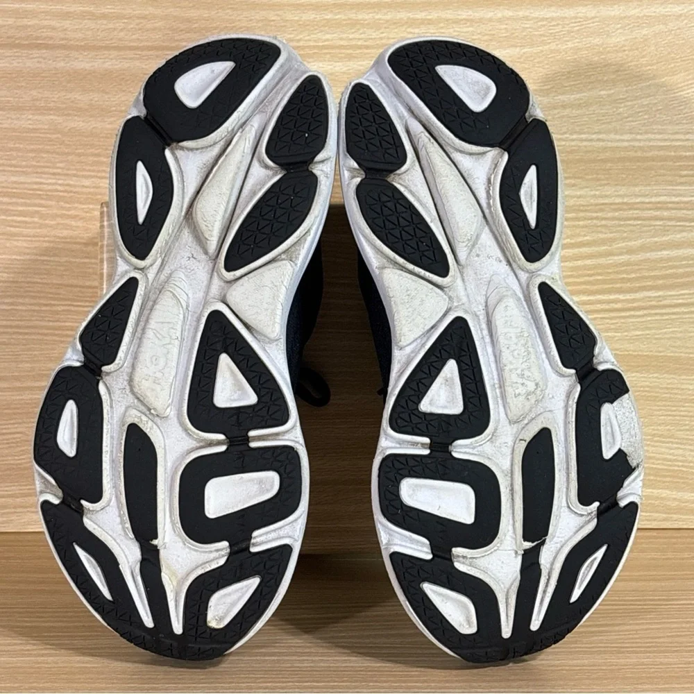HOKA Bondi 8 Wide Women’s 11D Black White Running Shoes